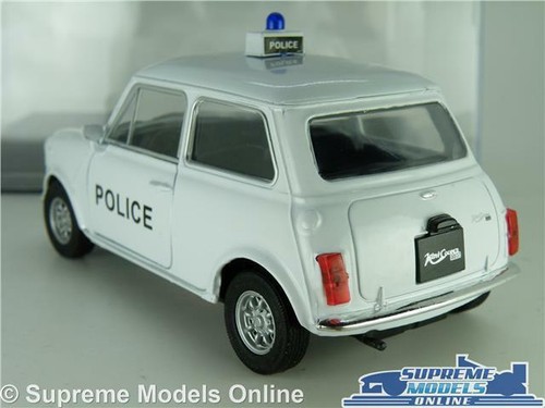 MINI COOPER MODEL CAR POLICE WHITE + DISPLAY CASE 1:36 SCALE WELLY CLASSIC K8 - Picture 3 of 5