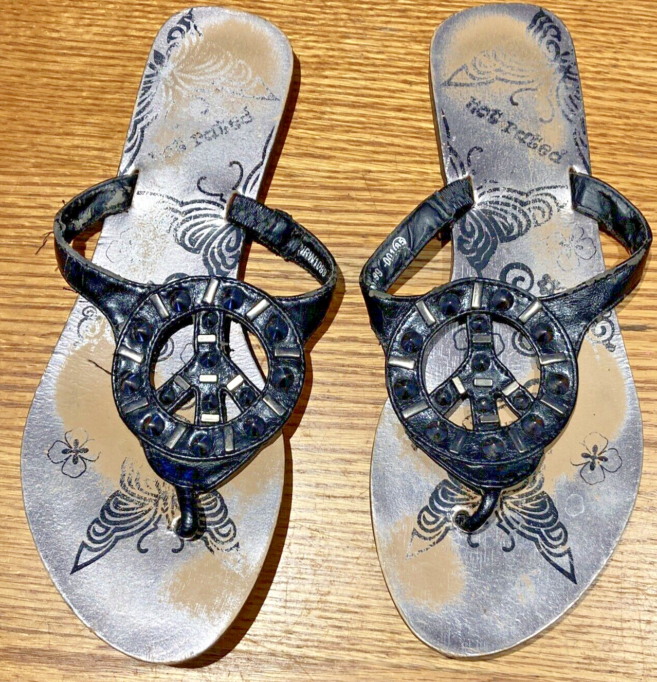 Rare Hippie Boho Black Leather Thong Sandals with Peace Studs Size 8.5-image