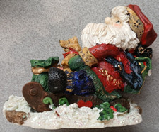 SANTA CLAUS PRESENTS  SLEIGH CHRISTMAS Resin FIGURINE 3.5"T x 4.5"W