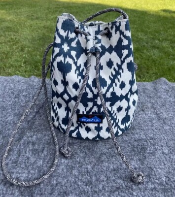 KAVU Bucket Bag Canvas Sling Purse Bag Blue Ikat 