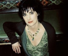 Enya Unsigned 10" x 8" Photo - Beautiful Irish singer, songwriter & musician *2