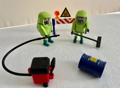 PLAYMOBIL SET #3180 Toxic Waste Biohazard Cleanup Crew Vintage 2003 with Box