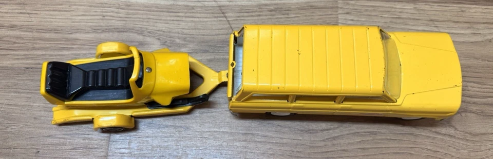 老式 TONKA Jeep Wagoneer 带拖车及雪地摩托车压钢 — 第 2/4 张图片