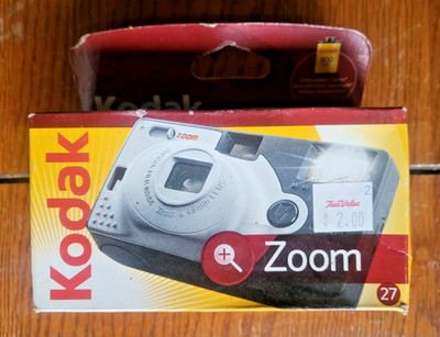   Kodak Zoom 27 Exposure Flash One time Use Camera Expired 2007 NEW SEALED  