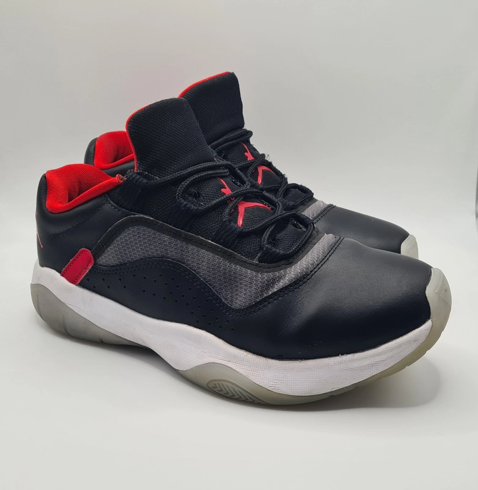 Nike Air Jordan 11 CMFT scarpe da ginnastica basse uomo adolescente bambini taglia UK 5 nero rosso scarpe