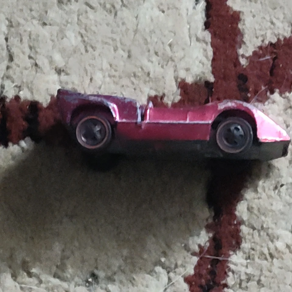 Hot Wheels Redline McLaren M6A rosa 1969 Foto 2 de 4