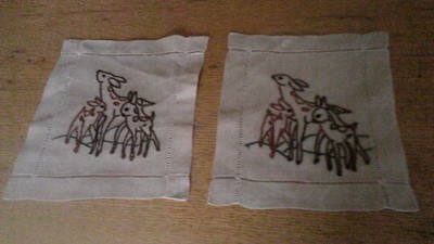 PAIR OF VINTAGE EMBROIDERED IRISH LINEN TABLE MATS