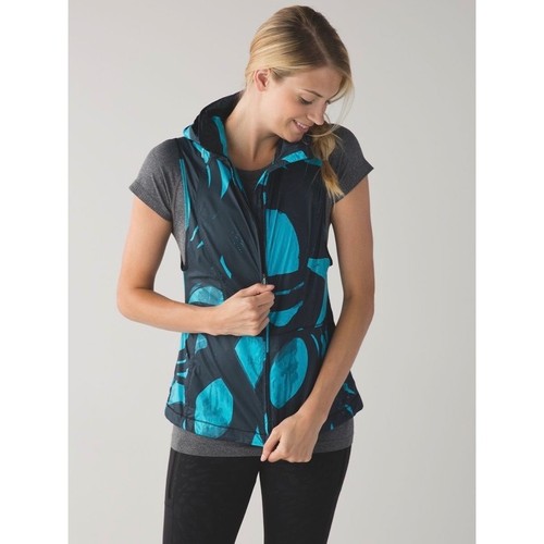 Lululemon Petal Pop Black Aquamarine Hooded Running Vest Size 10 Mesh Vent Zip