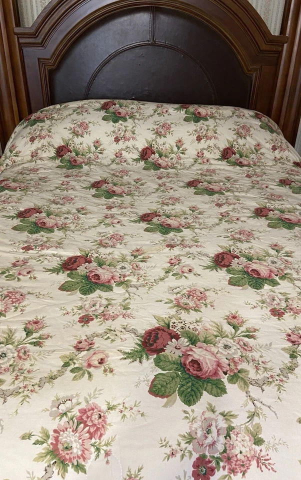 Waverly Queen Comforter Vintage Forever Peony W/ Green Gingham Back - Image 4 of 4