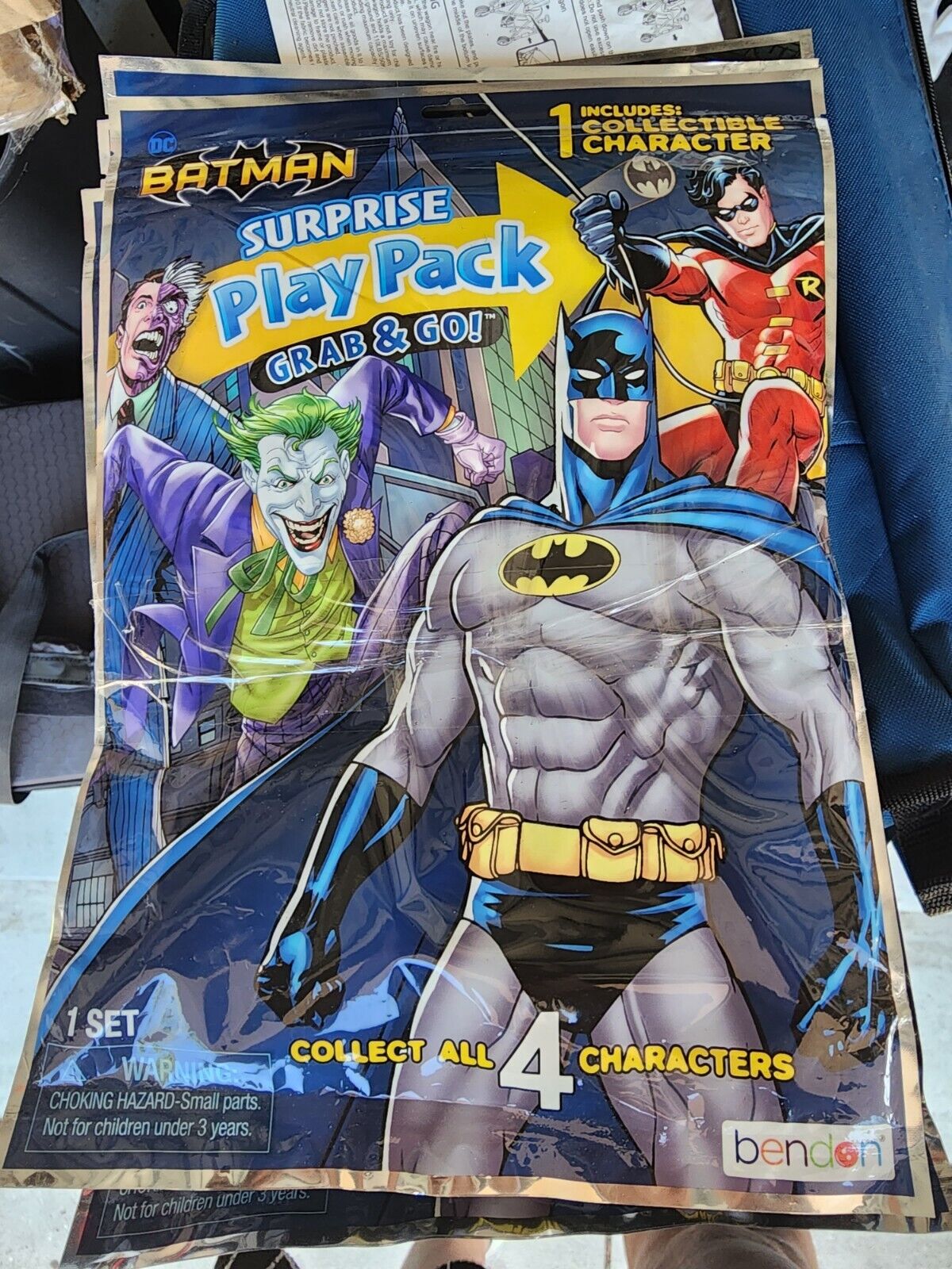 DC Comics Batman Surprise Play Pack Grab & Go (Includes 1 Collectible  Character)