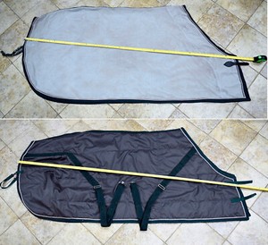 The Clothes Horse Stable blanket + scrim grey/ hunter green, 76”