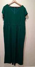 Torrid Emerald Green Jumpsuit Wide Leg V-Neck Pockets Sz 20 Quiet Luxury Holiday