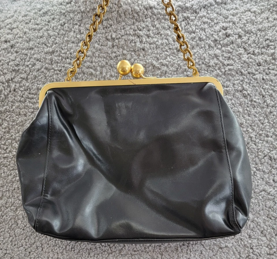 Bolso sin asas Circus by Sam Edelman con correa de cadena para mujer negro/dorado bloqueo de beso Foto 3 de 4