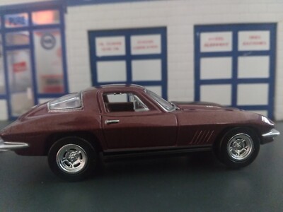 AUTO WORLD 2022 CORVETTE CLASSICS 2 PACK 1967 CHEVY CORVETTE 427 TARGET LOOSE