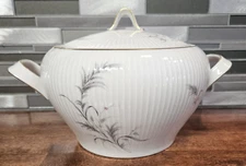 Thomas ROSENTHAL 7533 Germany Round Covered Vegetable Serving Bowl with Lid