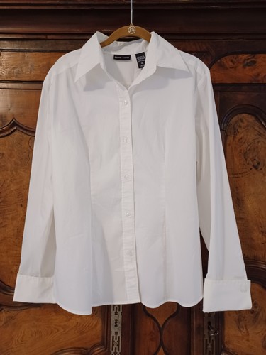 🌺WOMEN'S X-LARGE NEW YORK & COMPANY STRETCH BUTTON SHIRT🌺