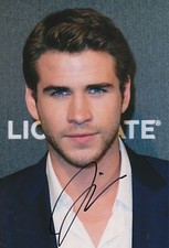 Liam Hemsworth Autogramm signed 20x30 cm Bild