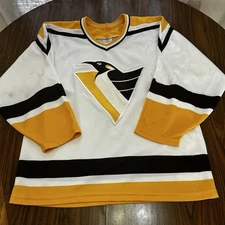 Vintage 80s 90s CCM Pittsburgh Penguins NHL White Stitched Hockey Jersey Mens M