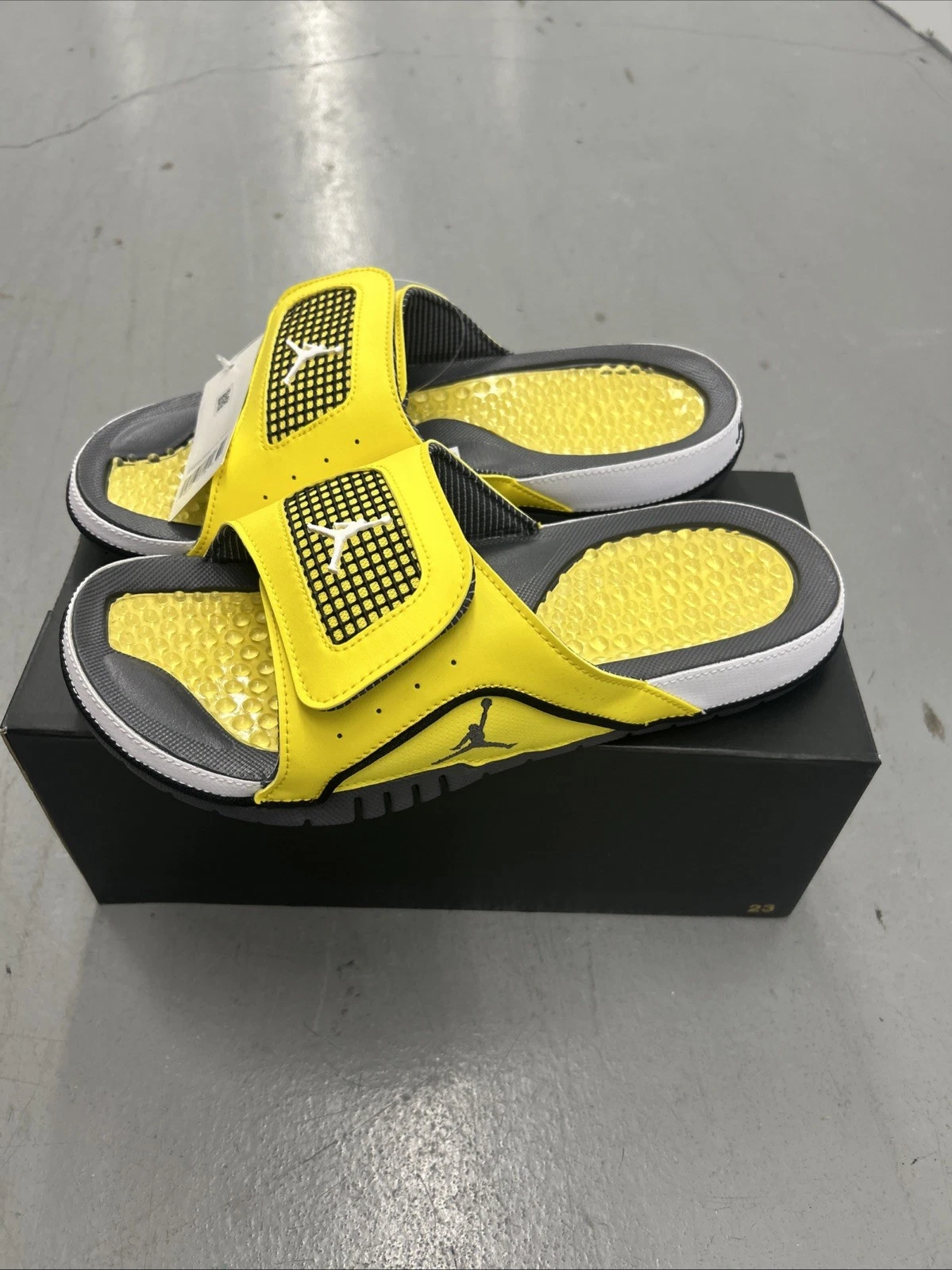 Nike Air Jordan Hydro Retro 4 Lightning Slides DN4238-701 Mens Size 11 Sandals