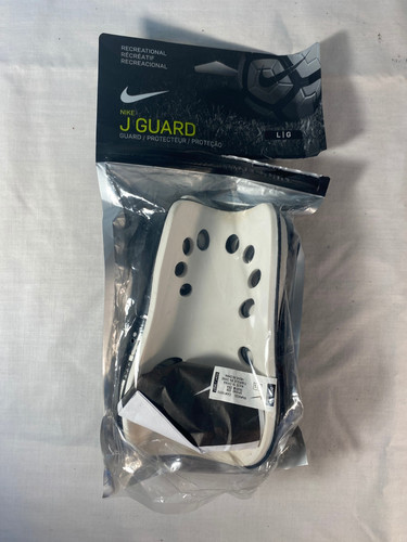 NIKE J Guard Chin Soccer Adult - Size L