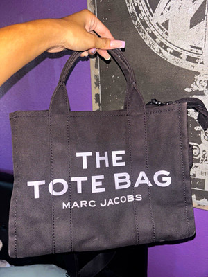 Marc Jacobs The Tote Bag Black Medium Zip Tote w/ Detachable Strap, Pockets