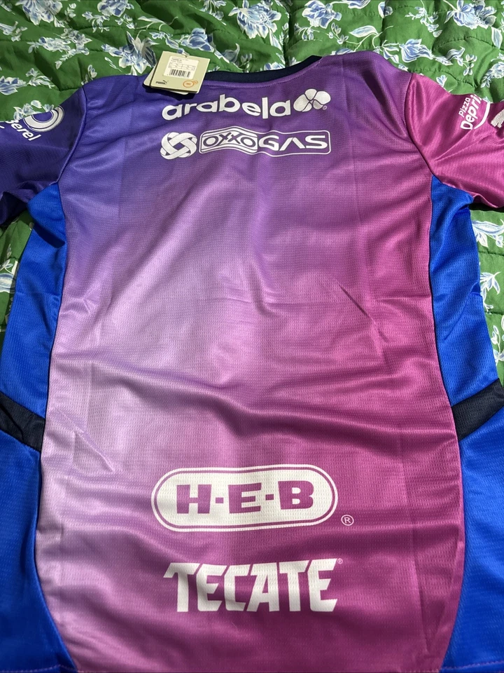 Camiseta para mujer Rayados de Monterrey talla XL Foto 2 de 2