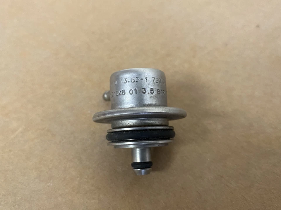 1995-2001 BMW E31 E36 E37 E38 E39 E46 Fuel Pressure Regulator OEM 13531729319 - Image 4 of 4