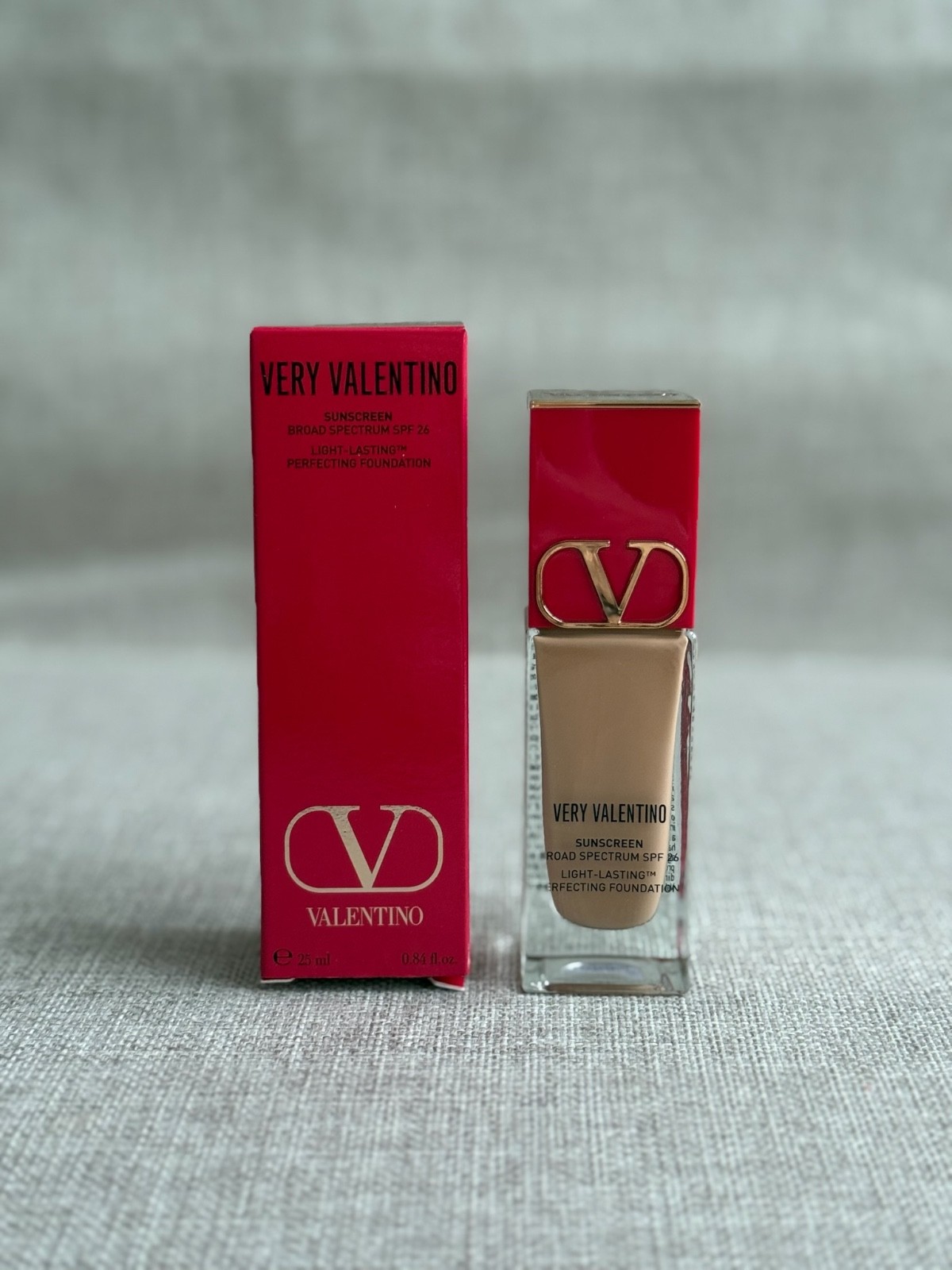 Very Valentino LightLasting Perfecting Foundation spf 26 0.84 floz Medium Rosa 3