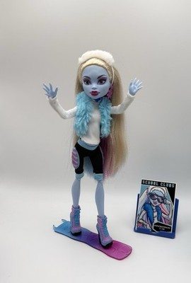 Monster High Wave 2 School's Abbey Bominable Snowboarding Club Fashion Pack 2011