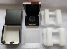 £5 Crown 5 Sovereign Walnut Case, Capsule, Outer Foam and Outer Box All Original