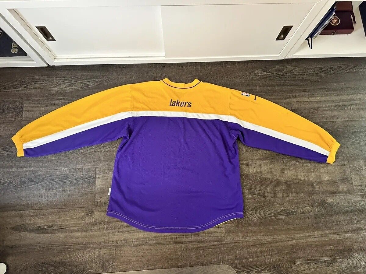 NIKE Los Angeles Lakers RN # 94878 CA# 34428 Mens Pullover NIKE Los Angeles Lakers RN # 94878 CA# 34428 Mens Pullover
