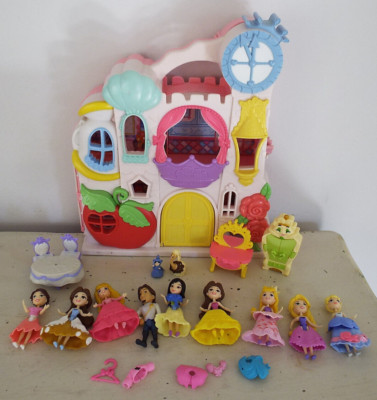 Disney Princess Little Kingdom Play N Carry Castle Playset 9 Dolls Hasbro