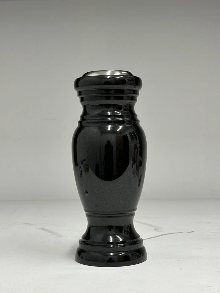 Florero Memorial Cemetery - Jarrón de granito real con interior de acero inoxidable Foto 4 de 4