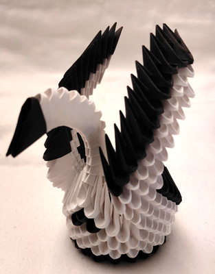 Handmade 3D Origami ... Black & White Swan .. 289 pieces assembled