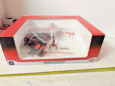 Kuhn Merge Maxx 950 Belt Merger 1:32 Die Cast New With Defect