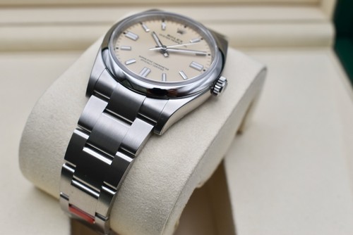 Rolex Oyster Perpetual 36 'Beige' | Stainless Steel | 126000 | 2025 Release - Picture 5 of 13