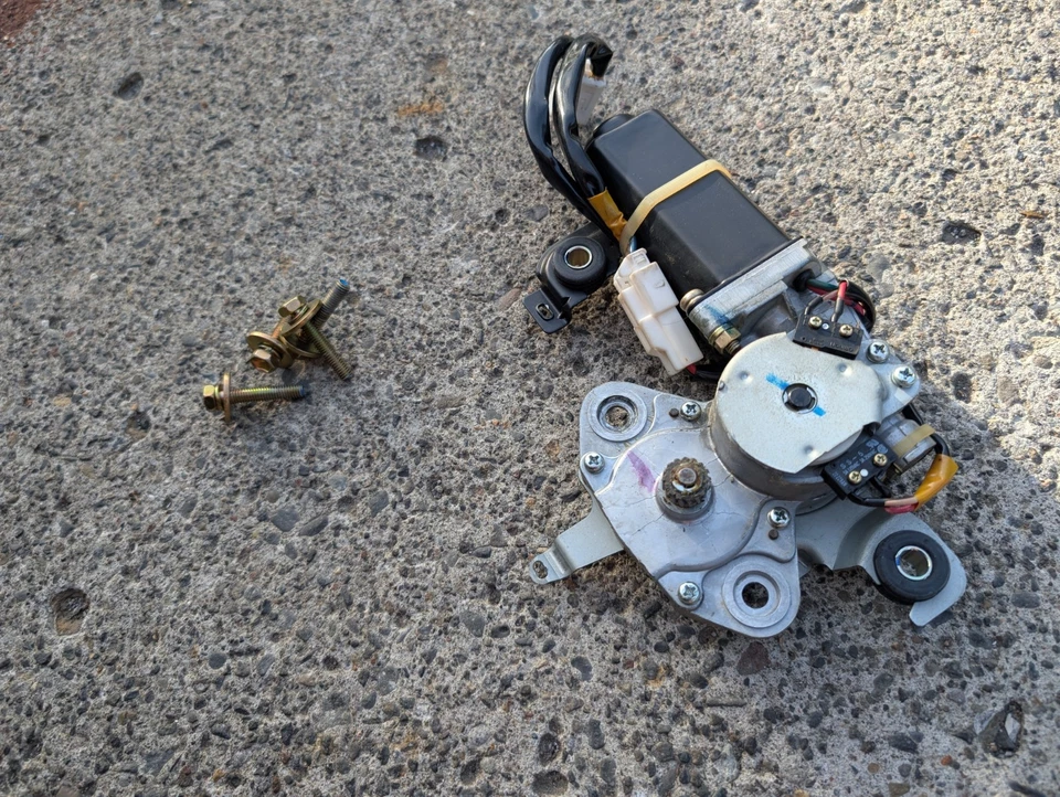 1994 1995 1996 1997 1998 1999 2000 LEXUS SC300 SC400 SUNROOF MOTOR 85730-24021 - Image 2 of 2