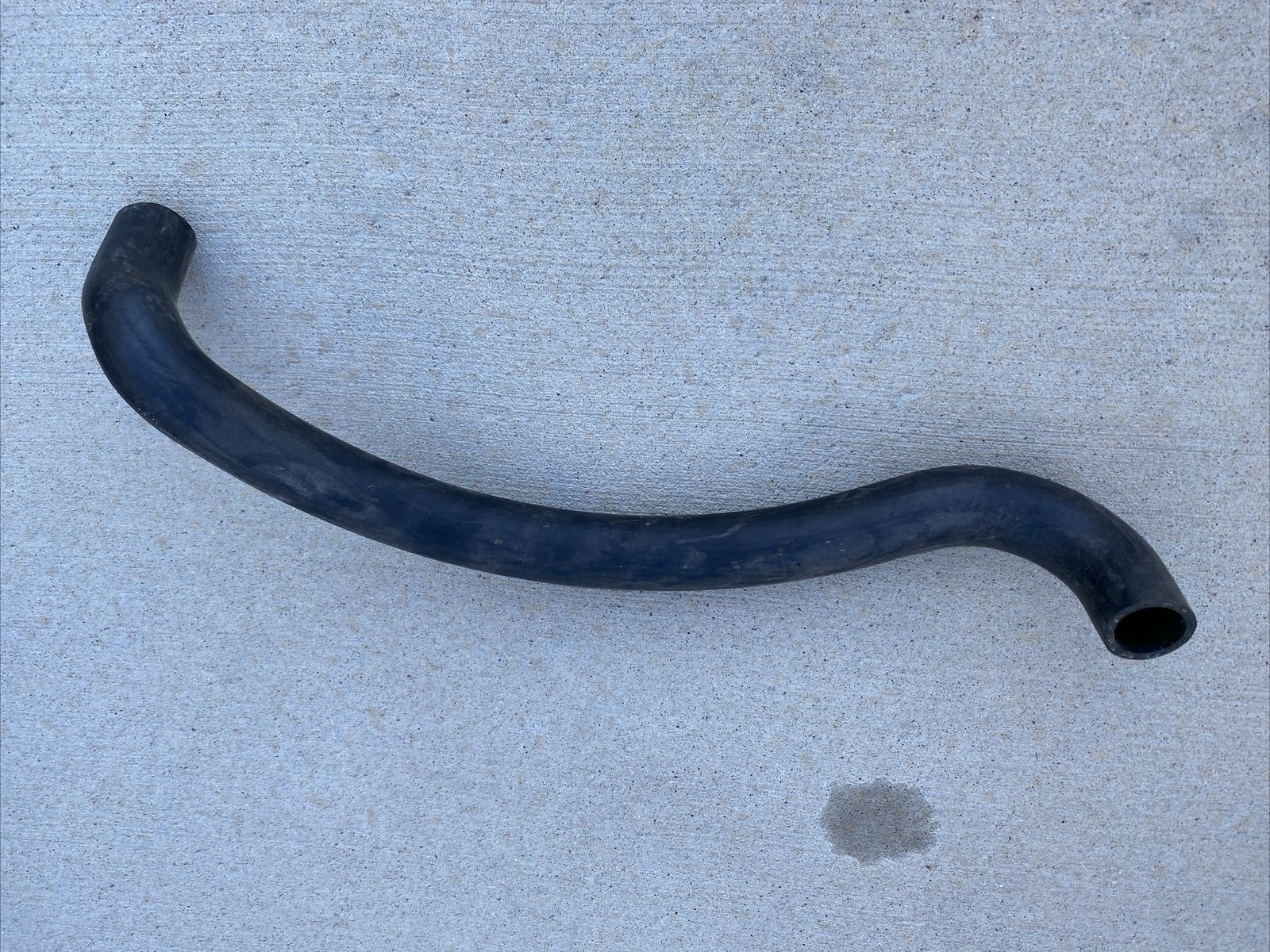 1235000075 Radiator Hose 77-83 240D 78-81 300CD 77-81 300D 1980 300TD EARLY