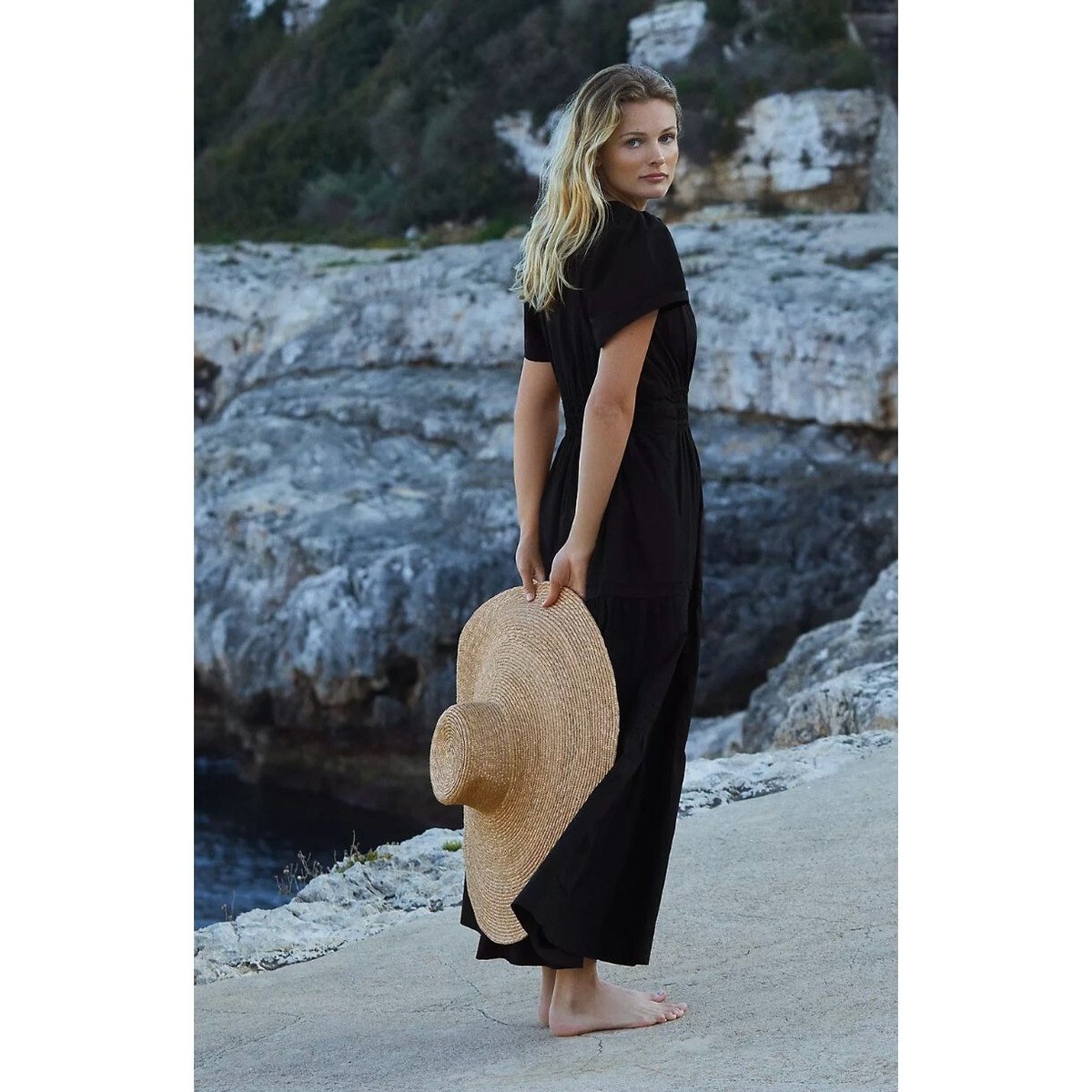 anthropologie somerset dress black The Maxi in Size XS Petite SCH007312_IG_M line silhouette Color:White/White Silver Black and White Dress