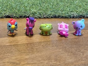 HATCHIMALS COLLEGGTIBLES - Lot of 23 Figures Various Series Mixed Lot Frog Zebra