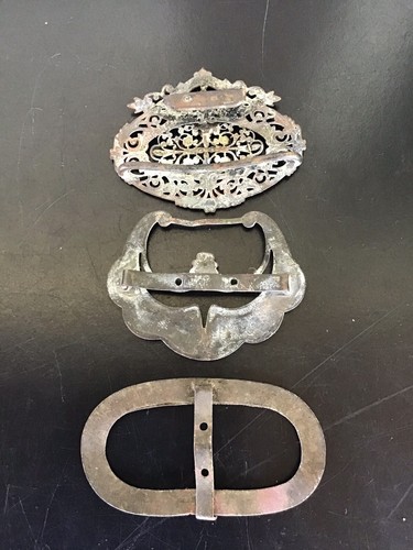 Joyería ornamentada de la década de 1890 H-1 3/8-1 1/8 pulgadas W-2 1/8-1 3/4 pulgadas encontrado en un campamento de trementina - Imagen 2 de 12