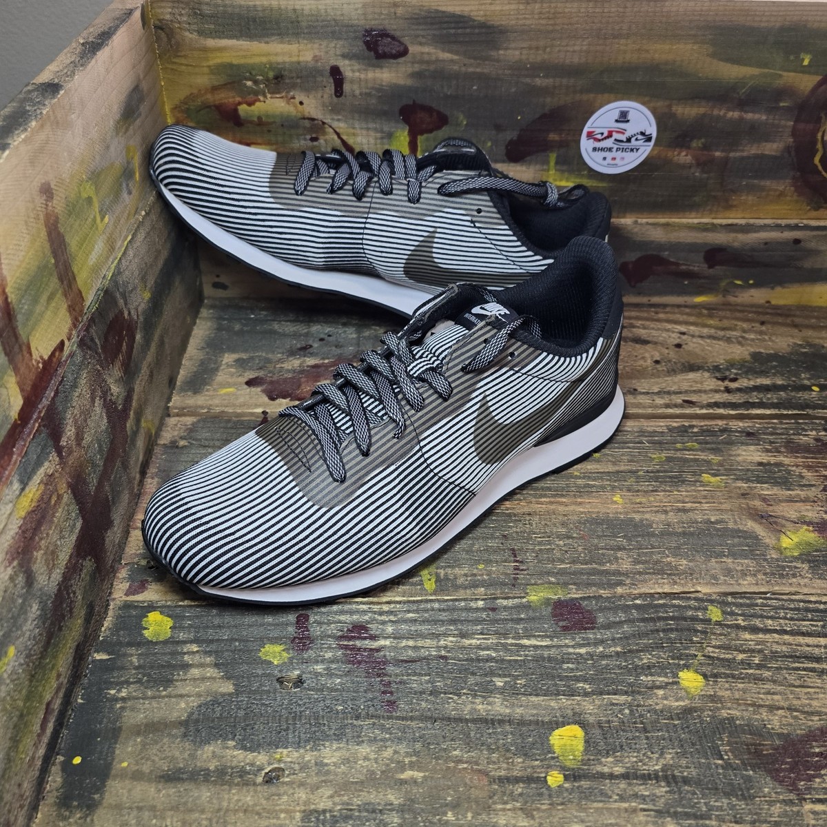 Nike Internationalist KJCRD Jacquard M QS Running Shoes Mens  display picture 3