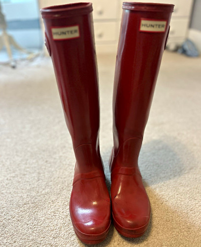 Hunter Women’s Original Tall Gloss Red Rubber Knee-High Rain Boots