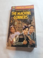 The Machine Gunners by Robert Westall Copyright 1975 Beech Tree Books Paperback