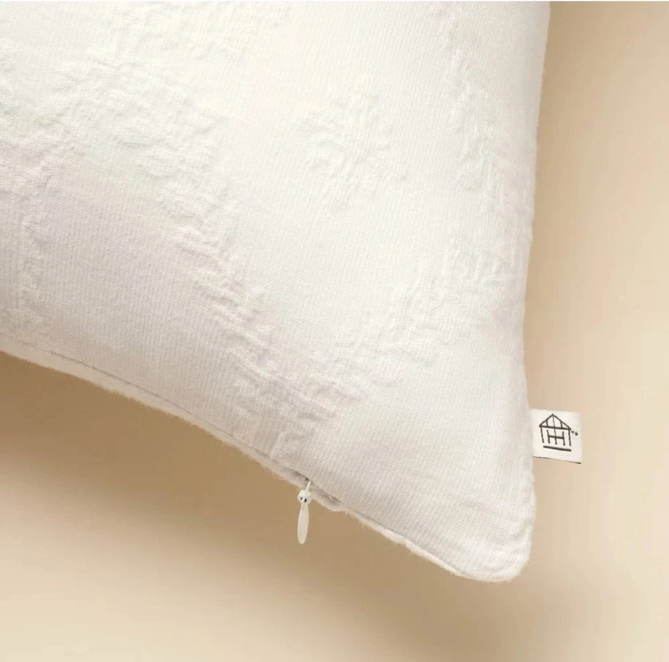 Juego de 2 -26"x26" Patrón Enrejado Euro Almohada Crema - Hogar y Mano con Magnolia Foto 4 de 4