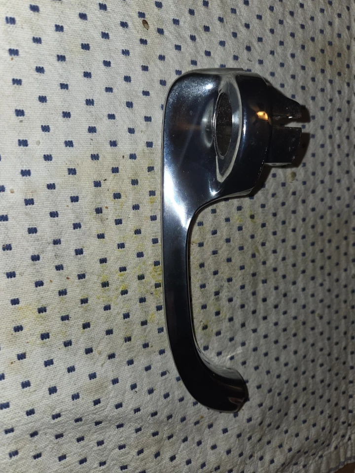 Nos GM Left Outside Door Handle 1964 To 1970 Buick Olds Pontiac Chevy 65 67 67 - Изображение 2 из 2