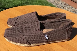 toms woven shoes