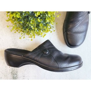 low heel clarks clogs