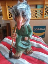 Wackelkopf Figur Hexe ca 22 cm hoch  von Firma heico 
