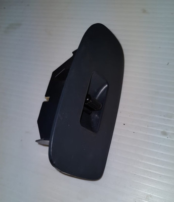 Window Switch Button Front Passenger Near Left Door TOYOTA ESTIMA LUCID 1999 2.4